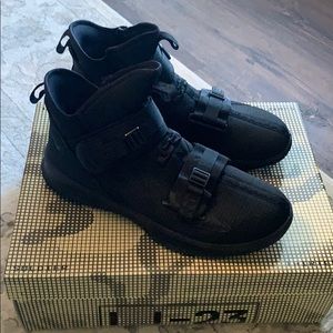 Nike LEBRON SoldiersXIII SFG size 12
